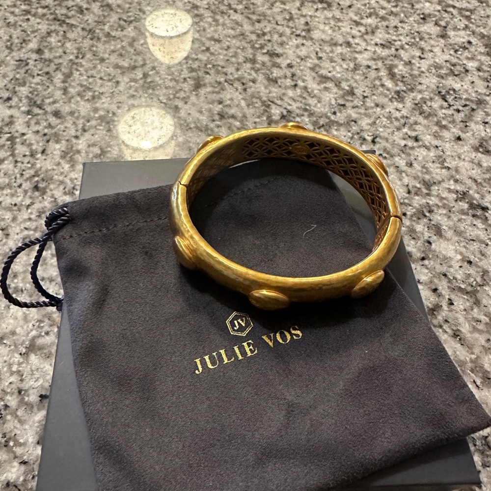 Julie Vos Solara Hinge Bangle Gold Bracelet - Picture 4 of 8